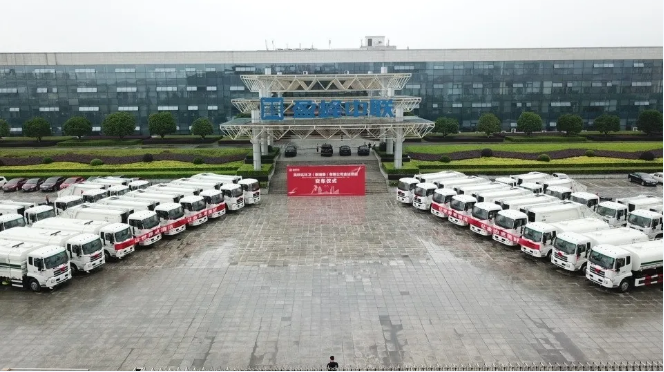 金年金字招牌(jinnian)环境批量环卫装备发往柬埔寨，助力“一带一路”建设